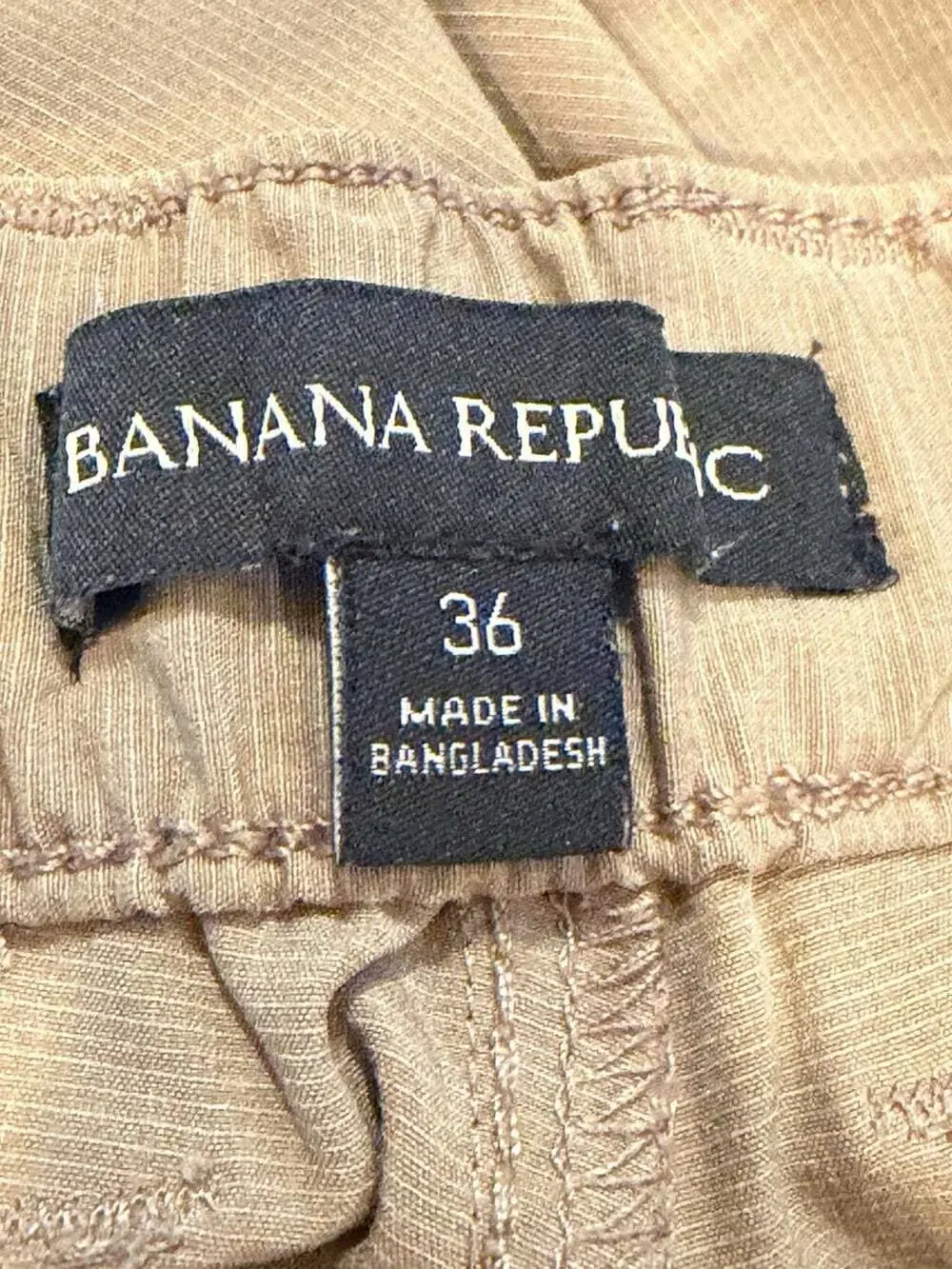 Banana Republic Shorts Men's 36x10 Tan Microfiber Fast Dry Partial Elastic Waist